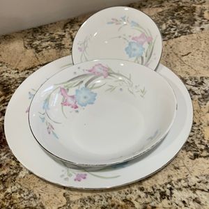 Three piece dinnerware